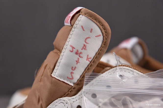 Travis 1 Low x SP AJ OG Scott DM7866-106 1210